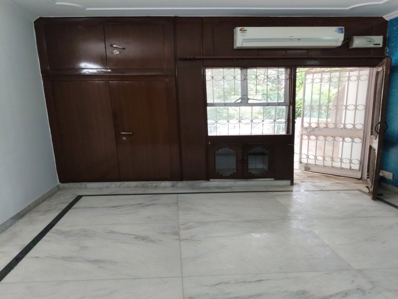 3.5 BHK Apartment 2100 Sq.ft. for Rent in Vasant Kunj, Delhi